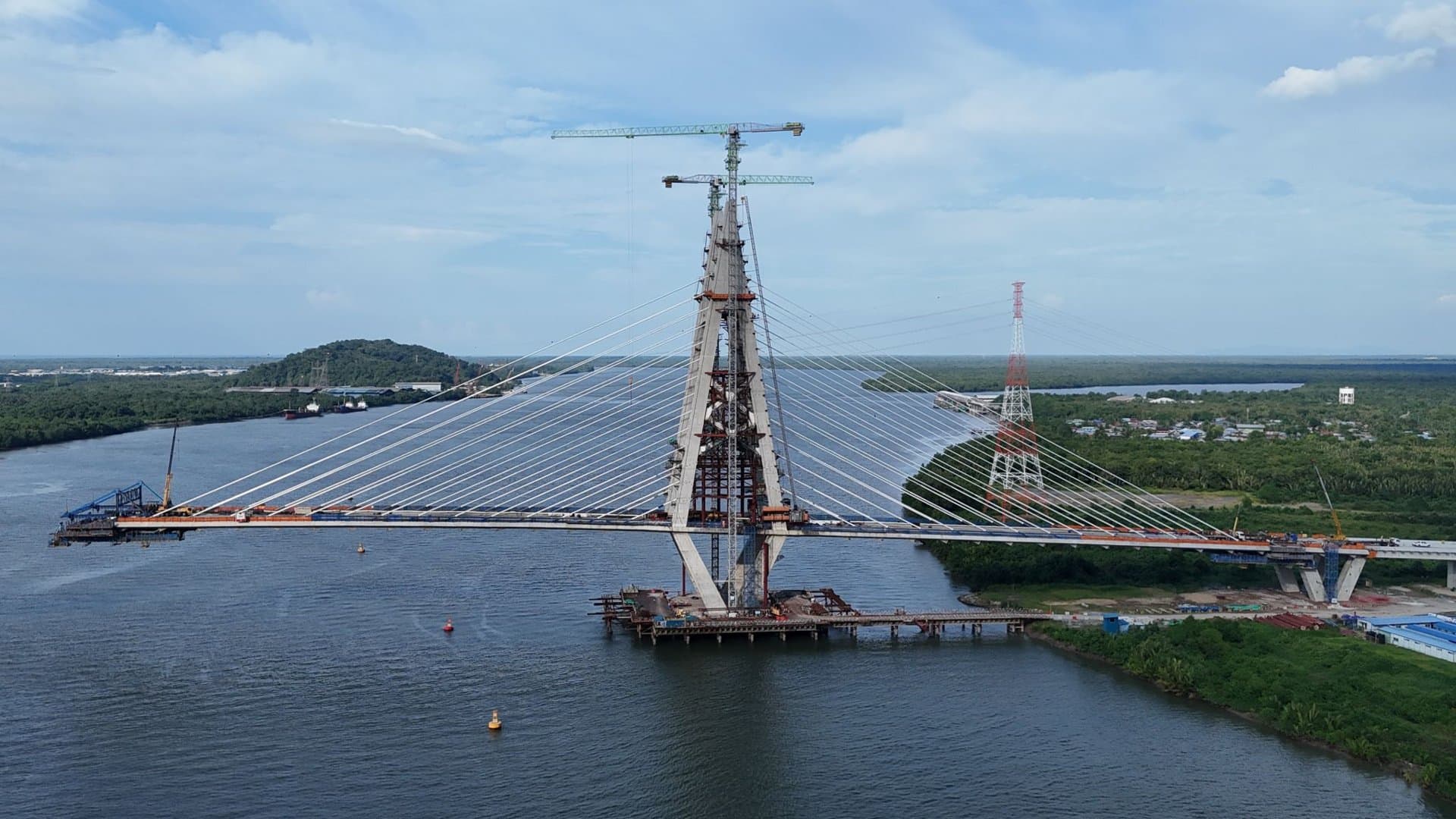 Milestone Achieved: Sejingkat Bridge P7 Side-Span Closure — photo 2 of 2